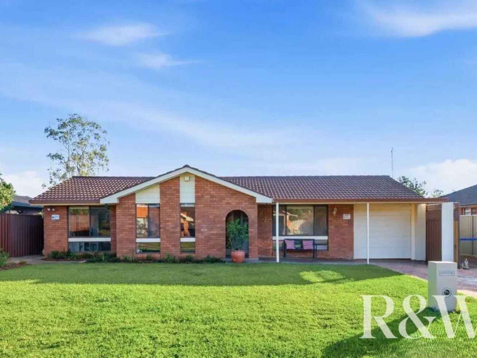 27 Grevillea Drive St Clair