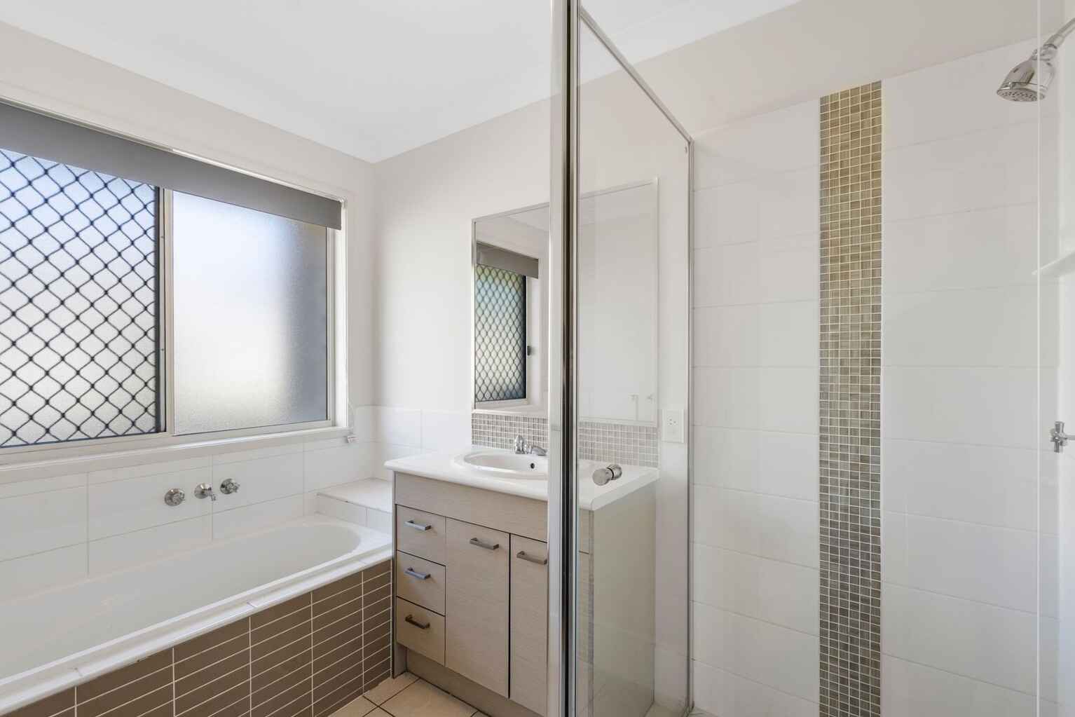 24 Piccadilly Street Bellmere 24 Piccadilly Street Bellmere