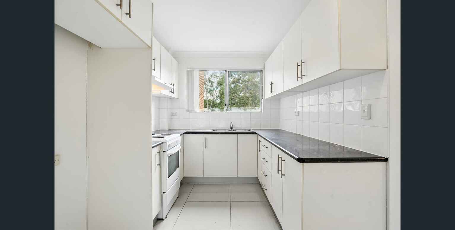 11/18 Crown Street Granville 11/18 Crown Street Granville