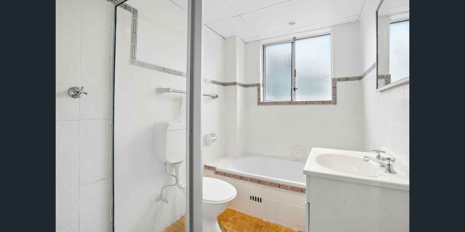 11/18 Crown Street Granville 11/18 Crown Street Granville