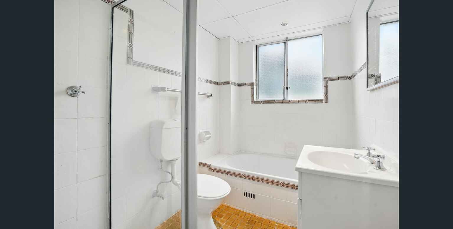 11/18 Crown Street Granville 11/18 Crown Street Granville