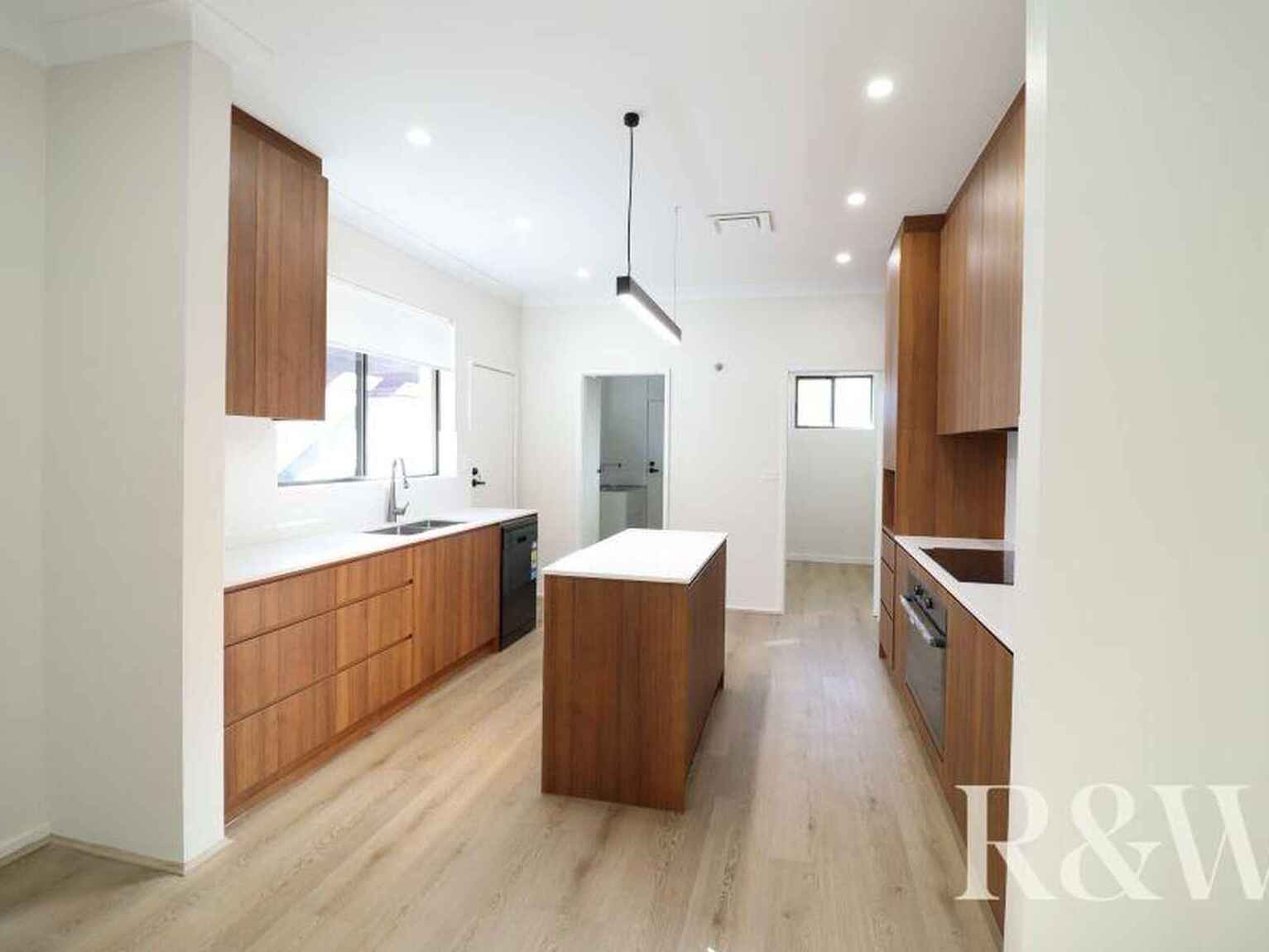 17 Moore Street St Clair