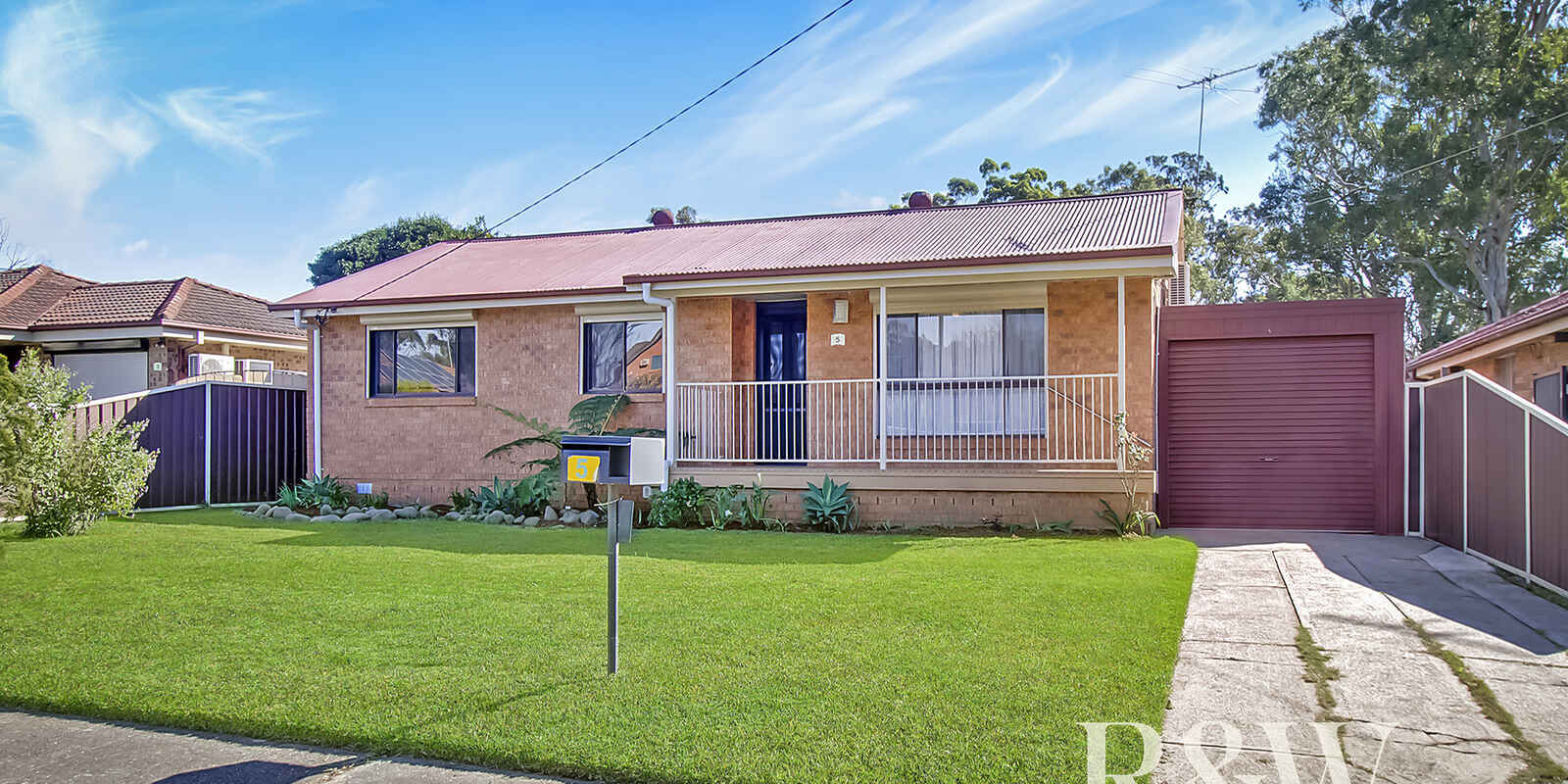 5 White Place Rooty Hill