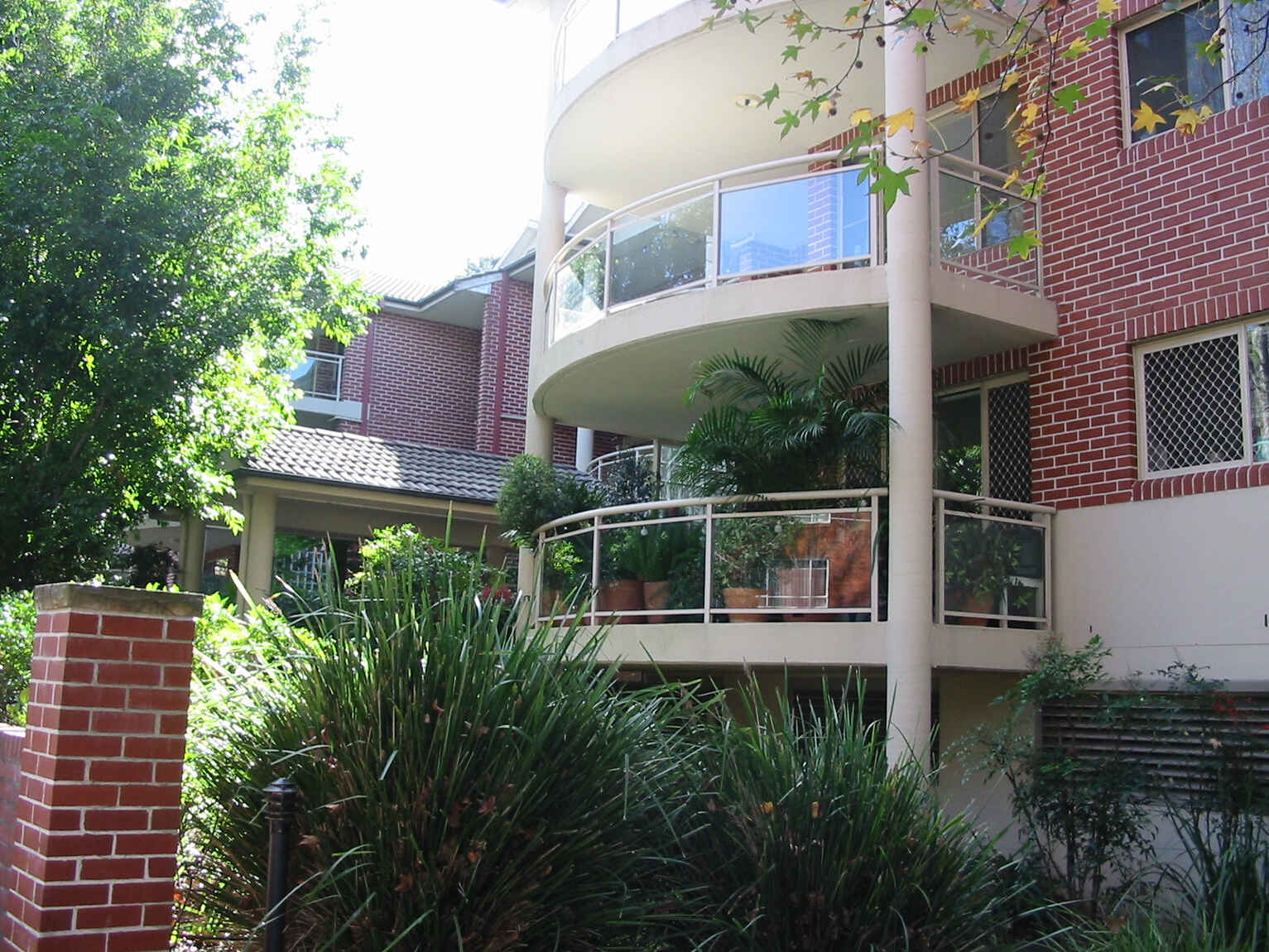 10/99 Hampden Rd Artarmon