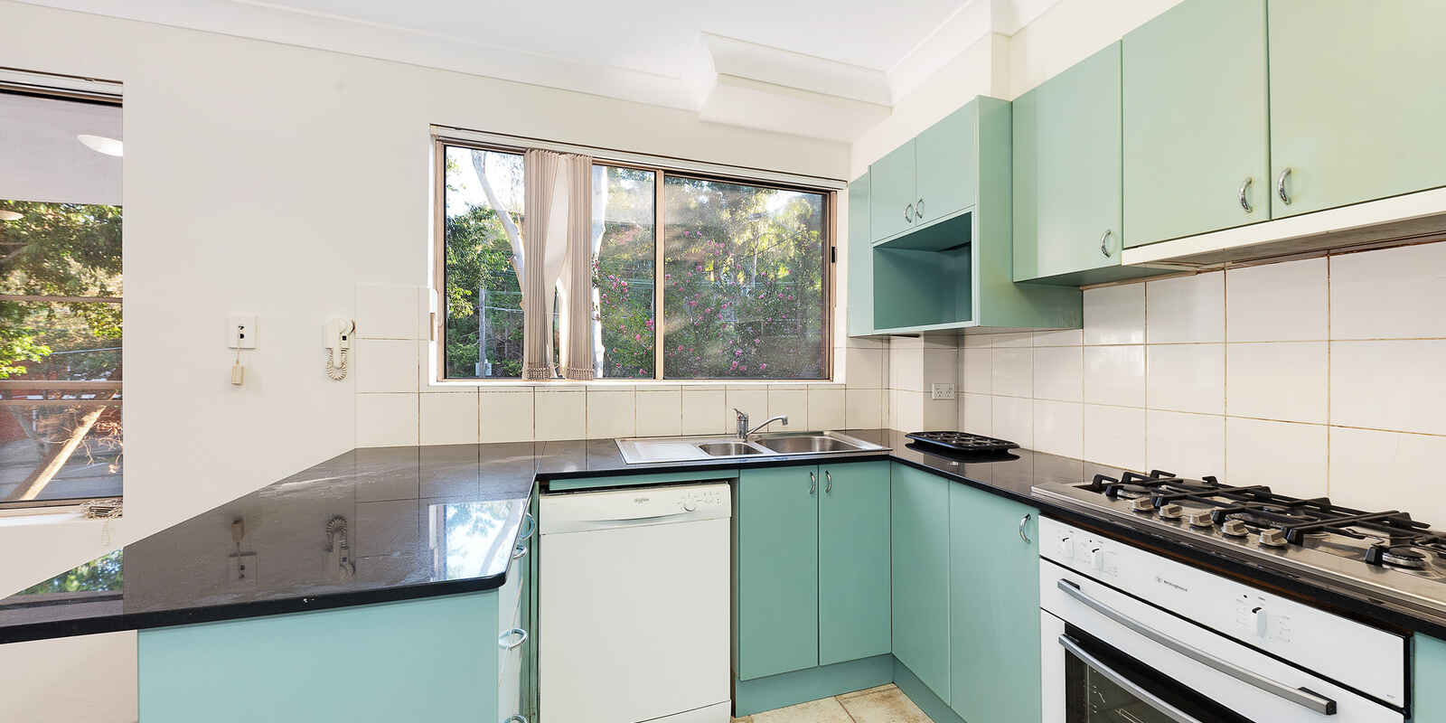 10/99 Hampden Rd Artarmon