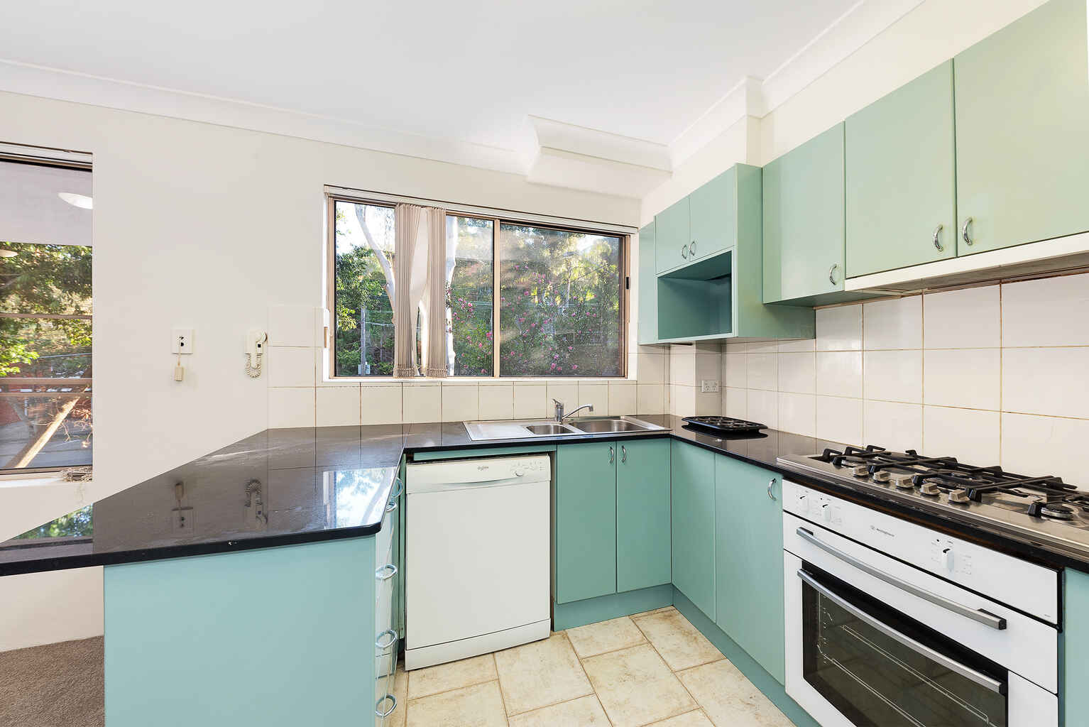 10/99 Hampden Rd Artarmon