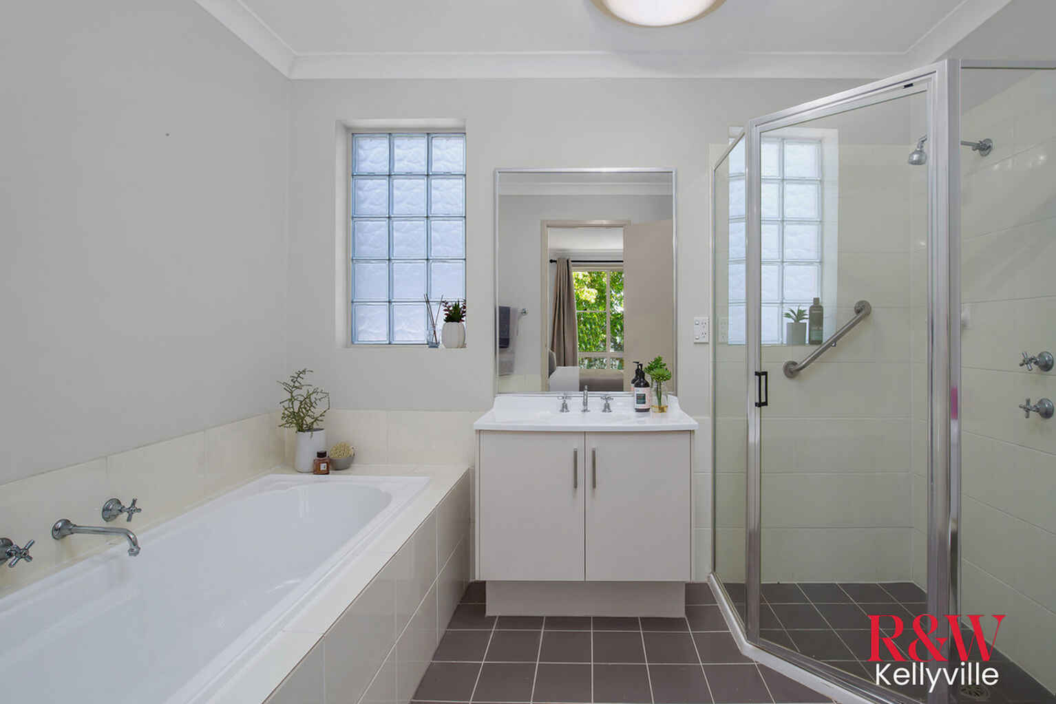 24 Seaford Circuit Kellyville Ridge 24 Seaford Circuit Kellyville Ridge
