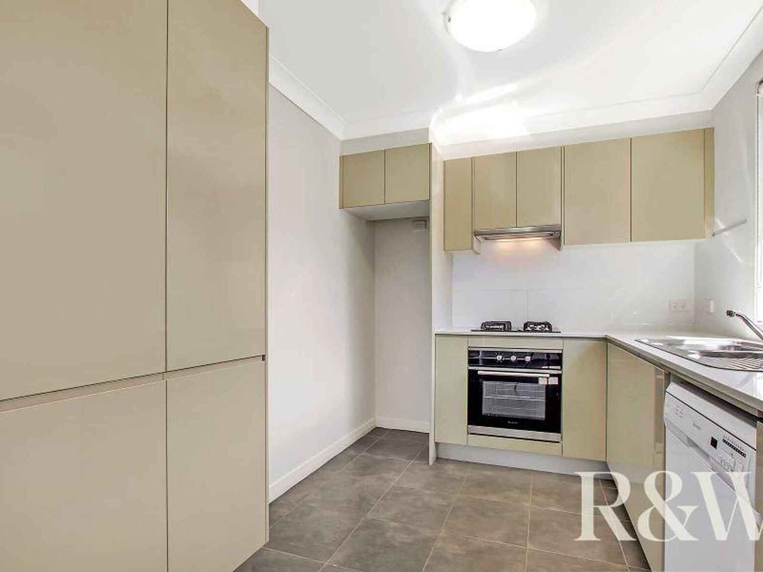 6A Bowerbird Crescent St Clair