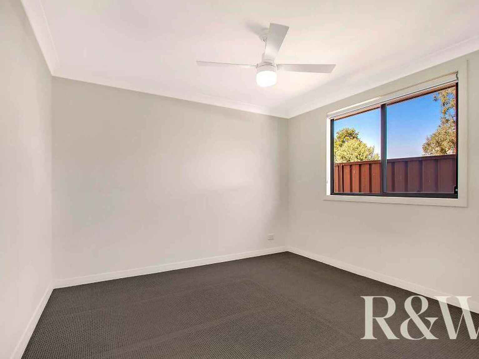 6A Bowerbird Crescent St Clair