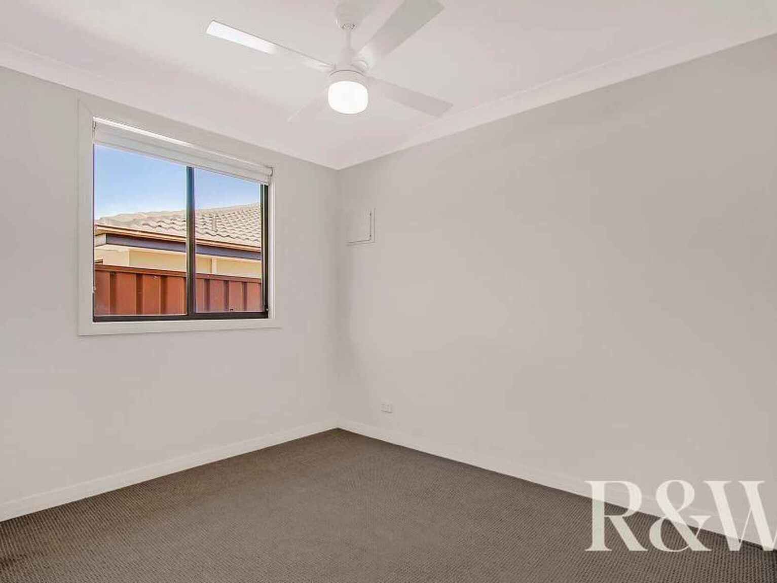 6A Bowerbird Crescent St Clair