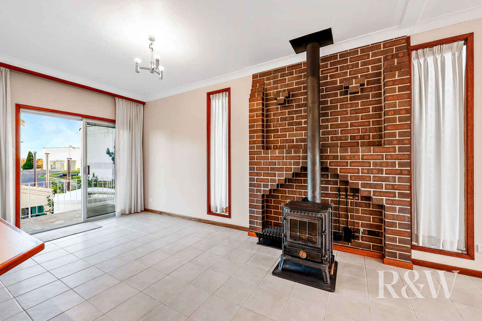 35 AKUNA AVENUE Bradbury