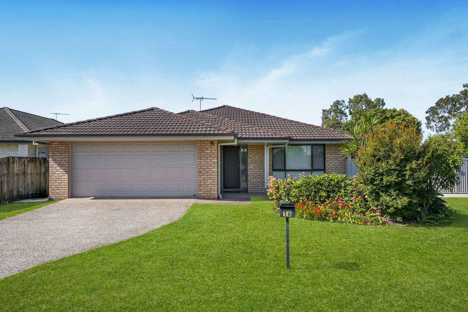 16 Lotus Avenue Bellmere 16 Lotus Avenue Bellmere