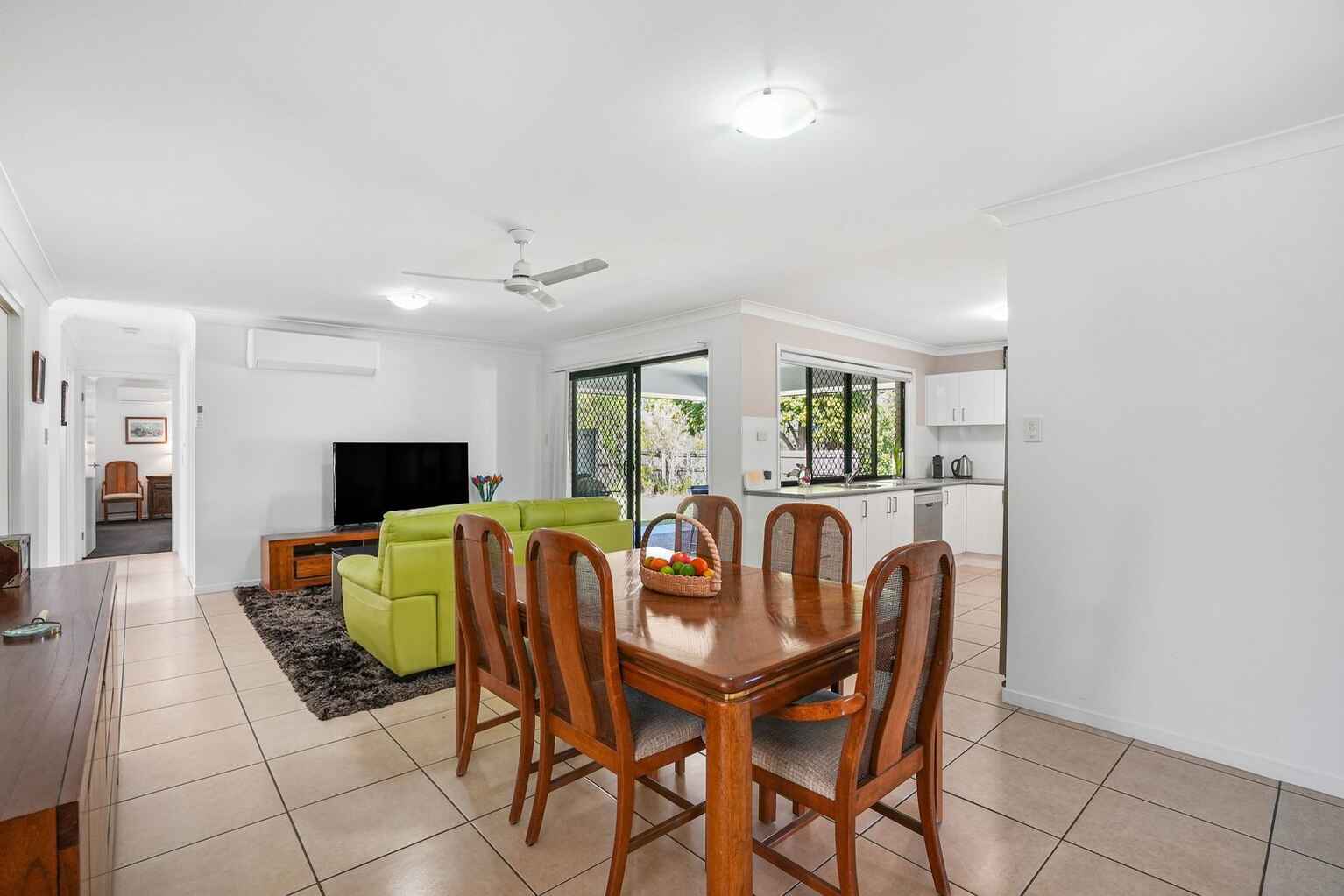 16 Lotus Avenue Bellmere 16 Lotus Avenue Bellmere