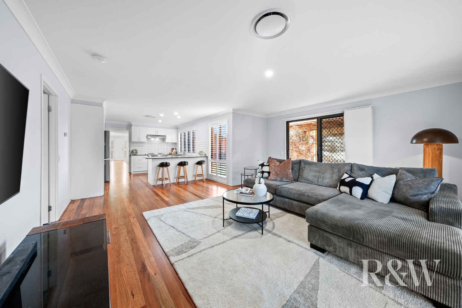 7 GEORGE CALEY PLACE Mount Annan 7 GEORGE CALEY PLACE Mount Annan
