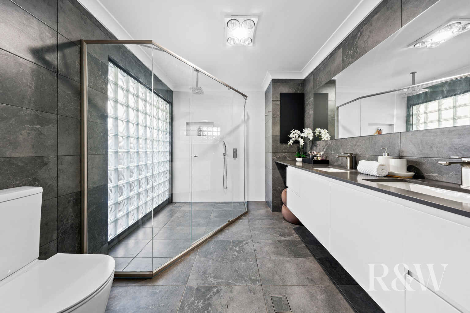 7 GEORGE CALEY PLACE Mount Annan 7 GEORGE CALEY PLACE Mount Annan