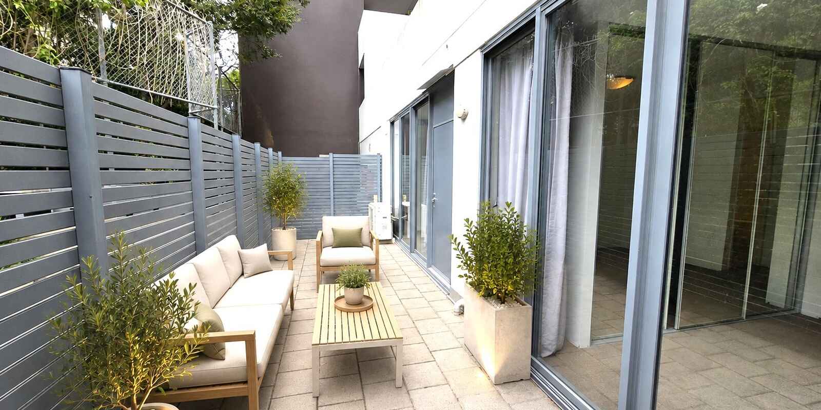 5/8 Grandstand Parade Zetland 5/8 Grandstand Parade Zetland