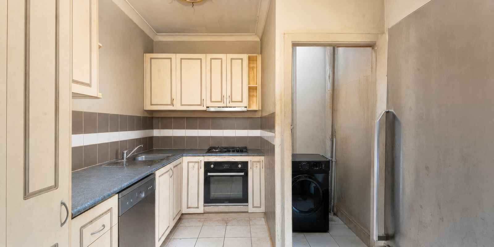 35 & 35A Dan Crescent Colyton