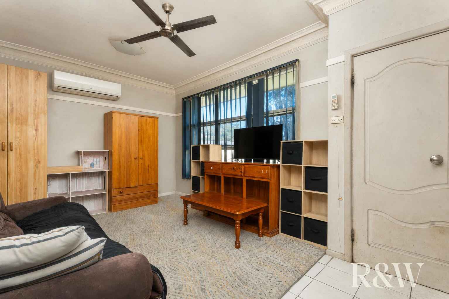 35 & 35A Dan Crescent Colyton