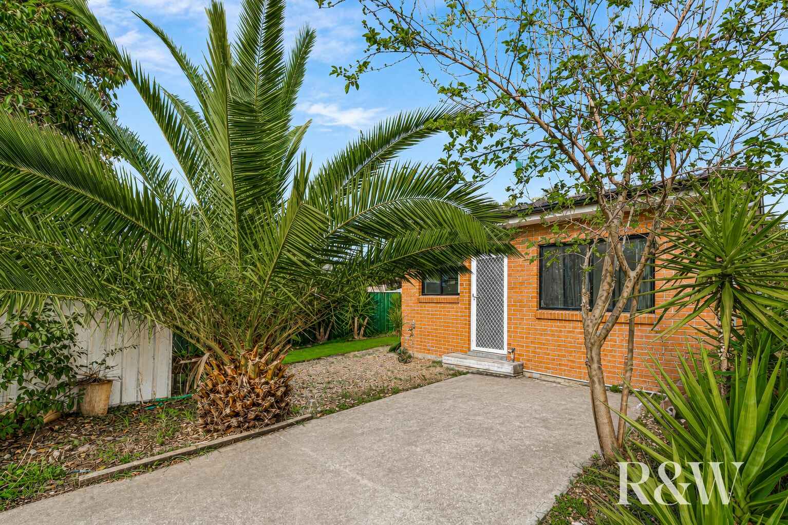 35 & 35A Dan Crescent Colyton