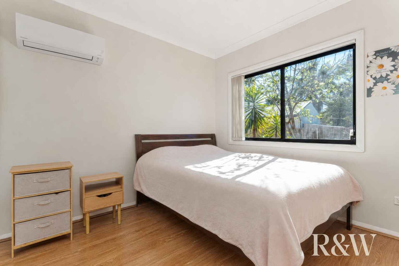 35 & 35A Dan Crescent Colyton