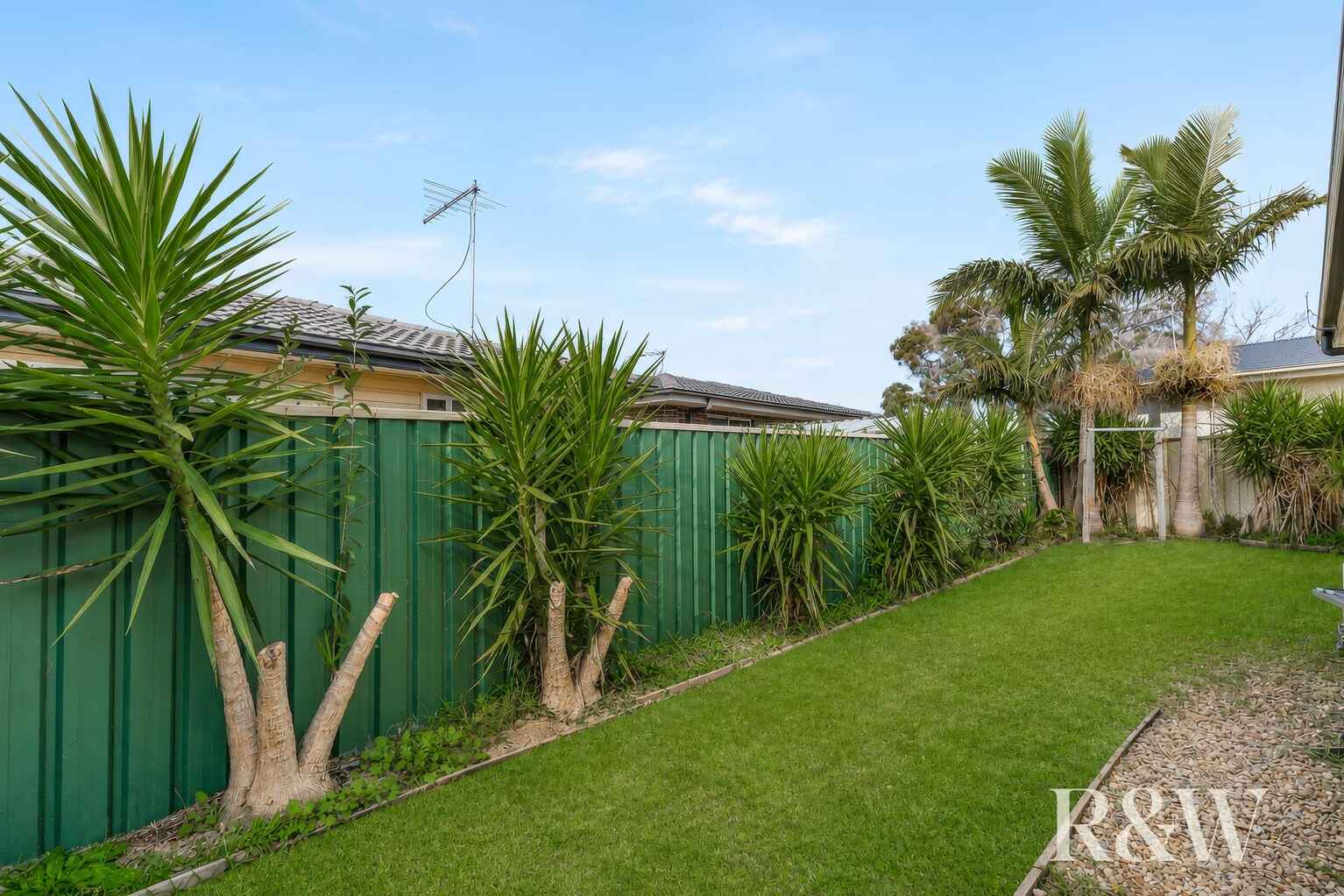 35 & 35A Dan Crescent Colyton