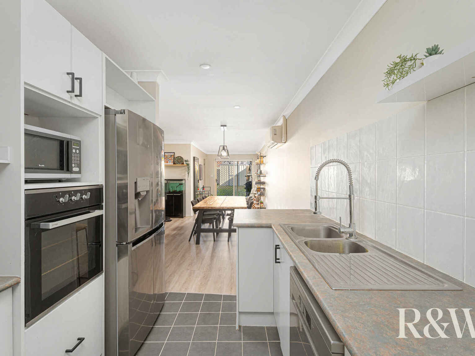 1/6 Brisbane Street Oxley Park