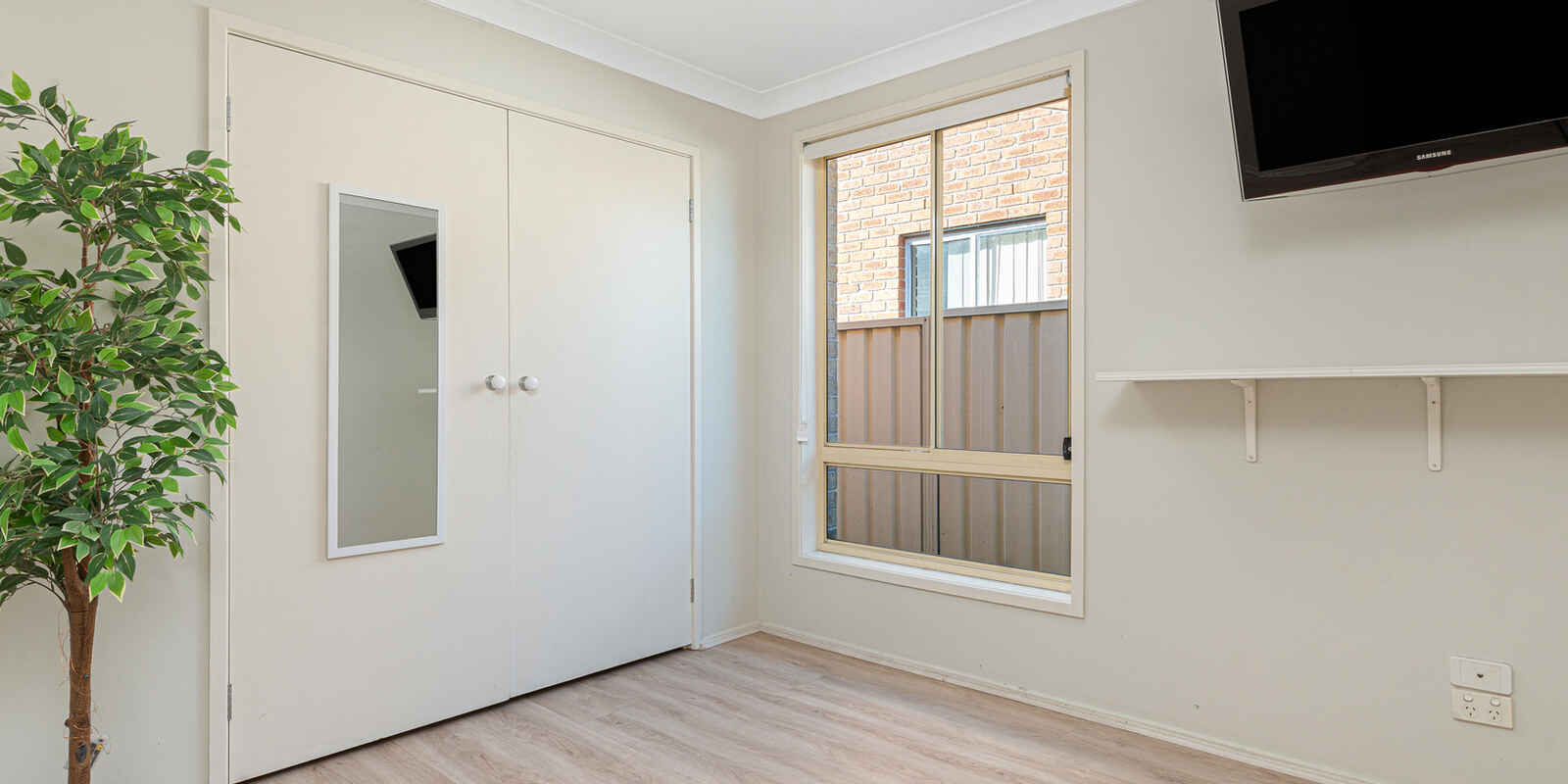 1/6 Brisbane Street Oxley Park