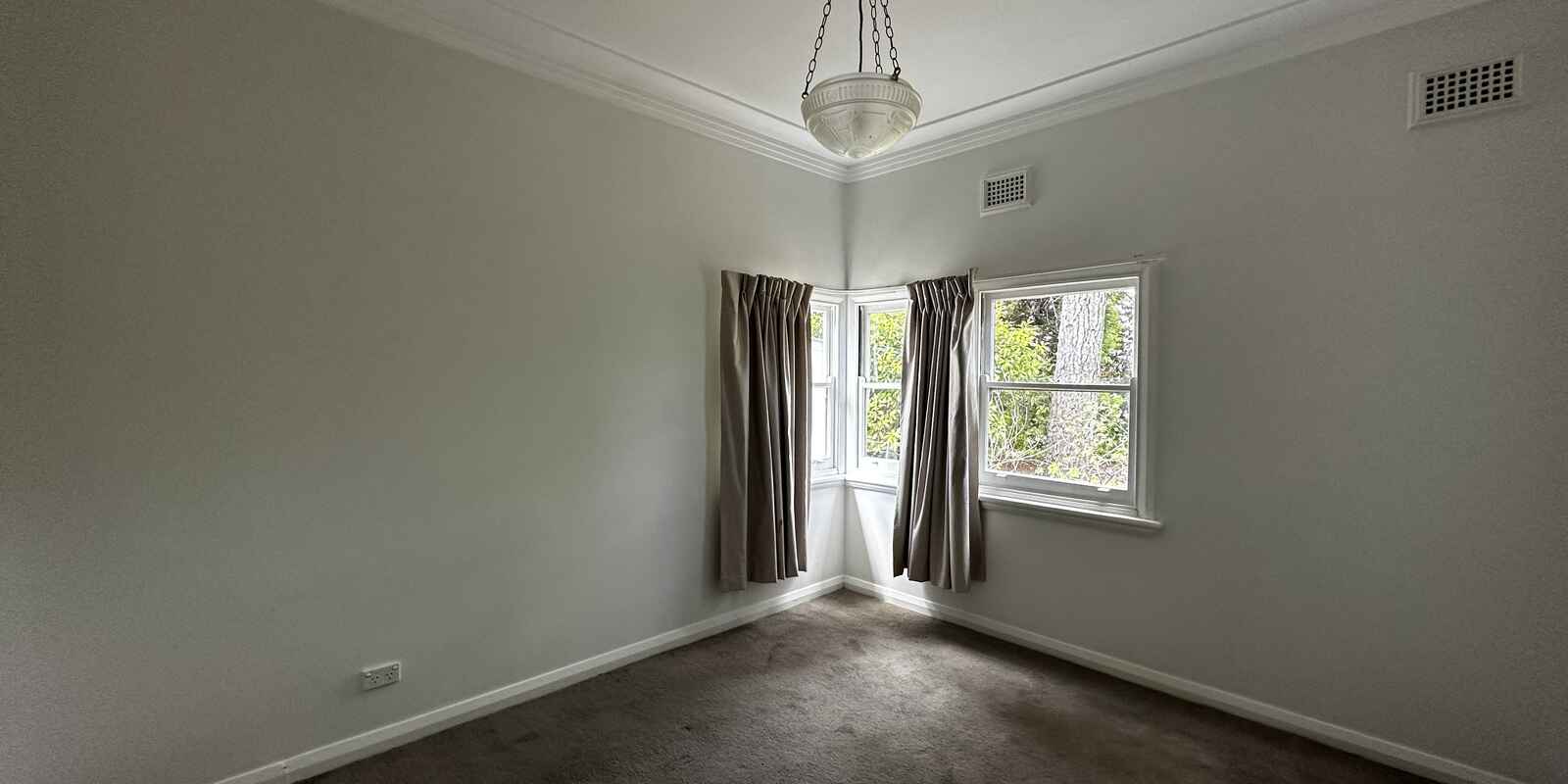 8 Evans Lookout Road Blackheath