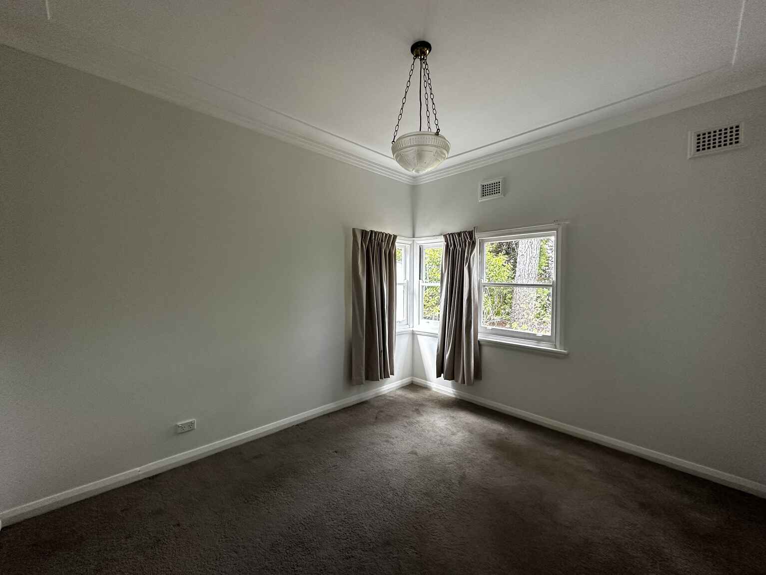 8 Evans Lookout Road Blackheath
