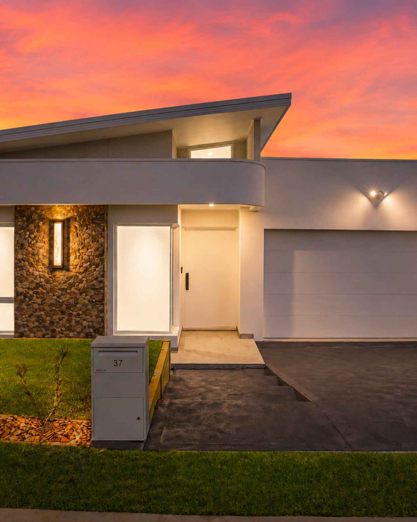 37 HARNESS DRIVE, Menangle Park - Image 1