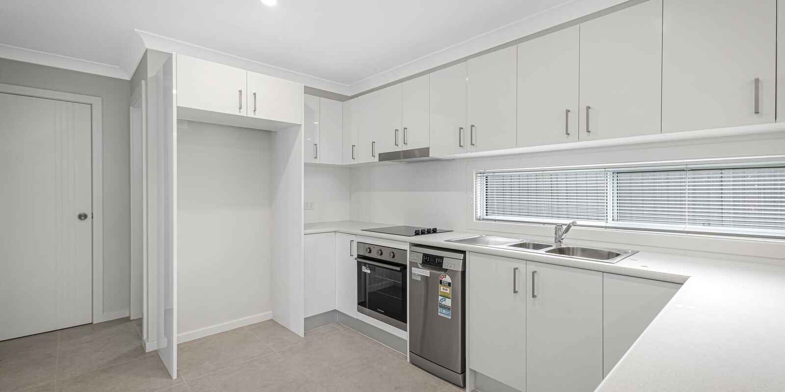 27 & 27A Ellsworth Drive Tregear 27 & 27A Ellsworth Drive Tregear