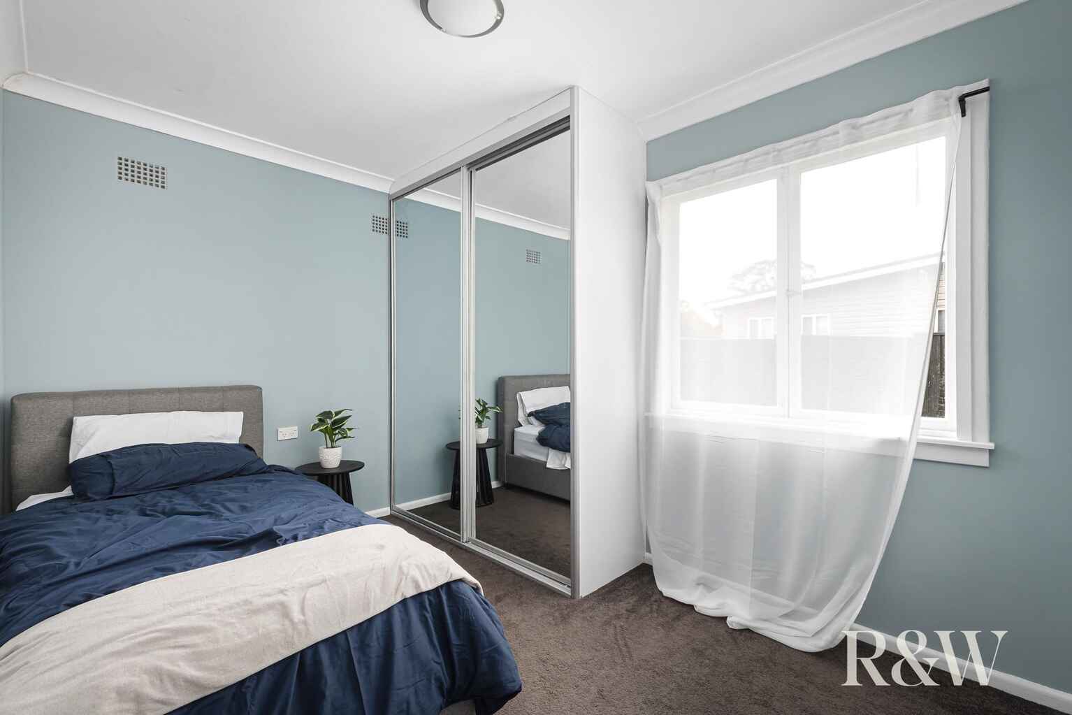 27 & 27A Ellsworth Drive Tregear 27 & 27A Ellsworth Drive Tregear