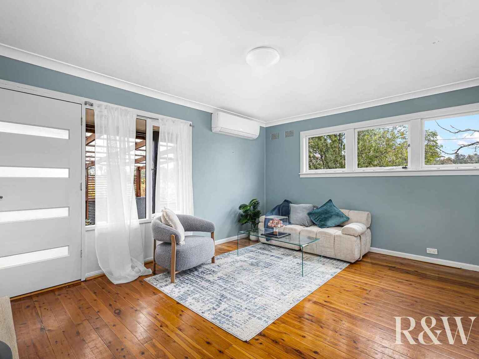 27 & 27A Ellsworth Drive Tregear 27 & 27A Ellsworth Drive Tregear