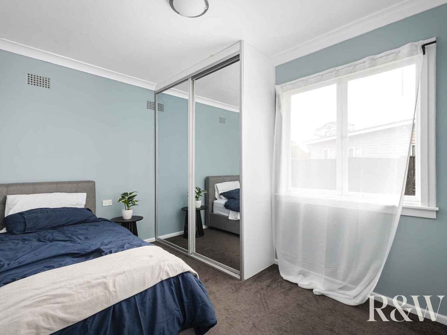27 & 27A Ellsworth Drive Tregear 27 & 27A Ellsworth Drive Tregear