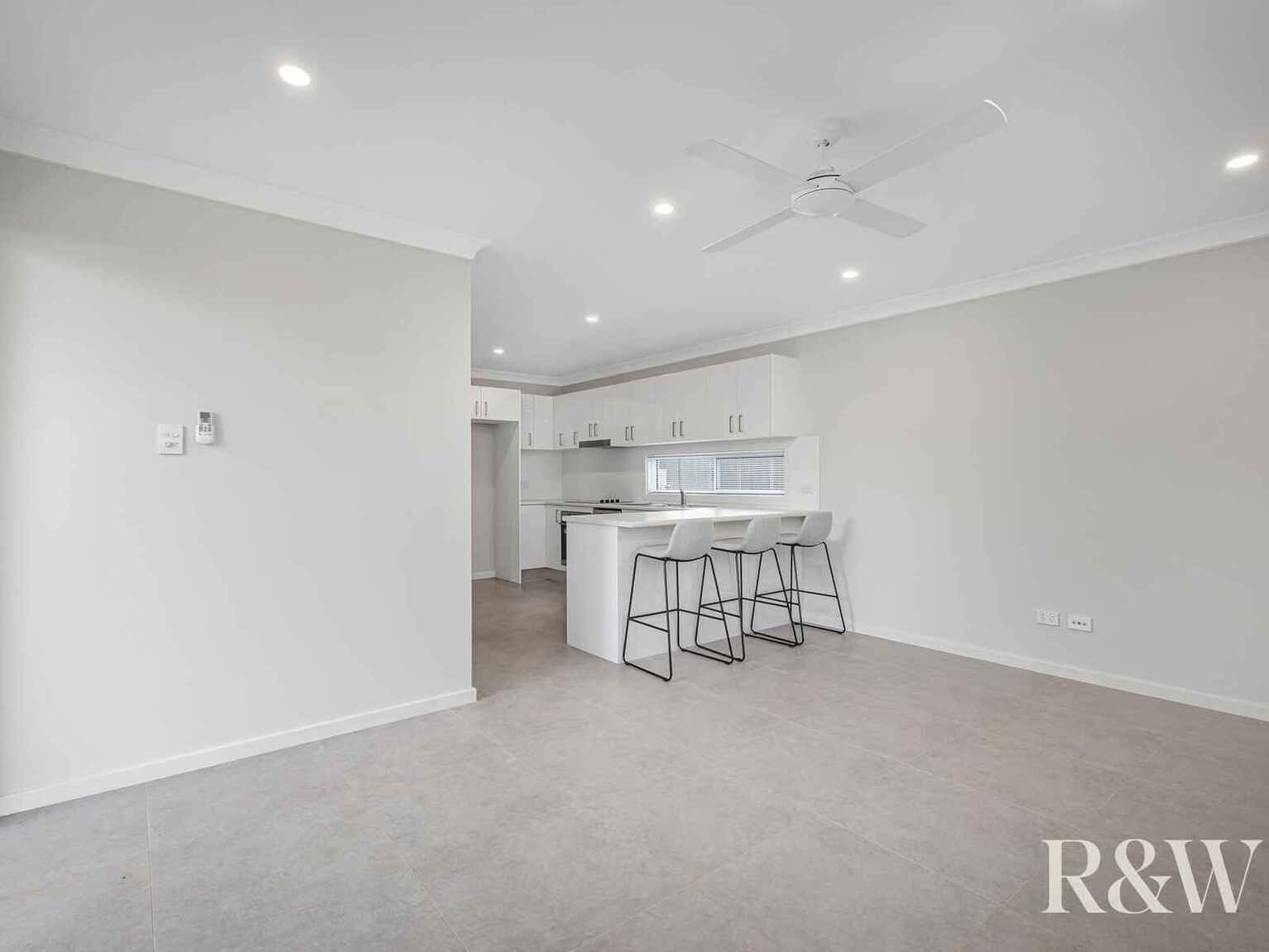27 & 27A Ellsworth Drive Tregear 27 & 27A Ellsworth Drive Tregear