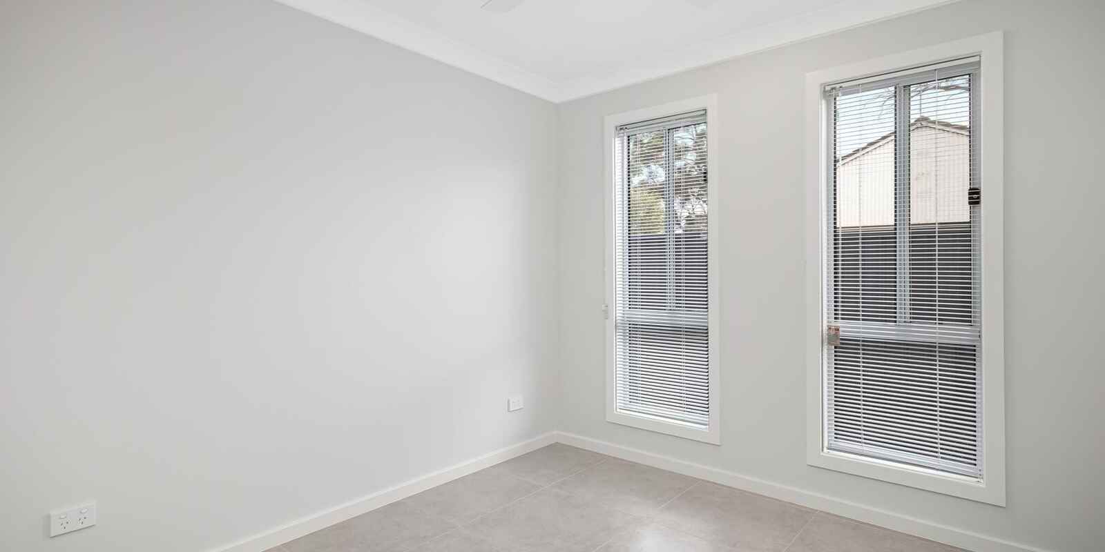 27 & 27A Ellsworth Drive Tregear 27 & 27A Ellsworth Drive Tregear