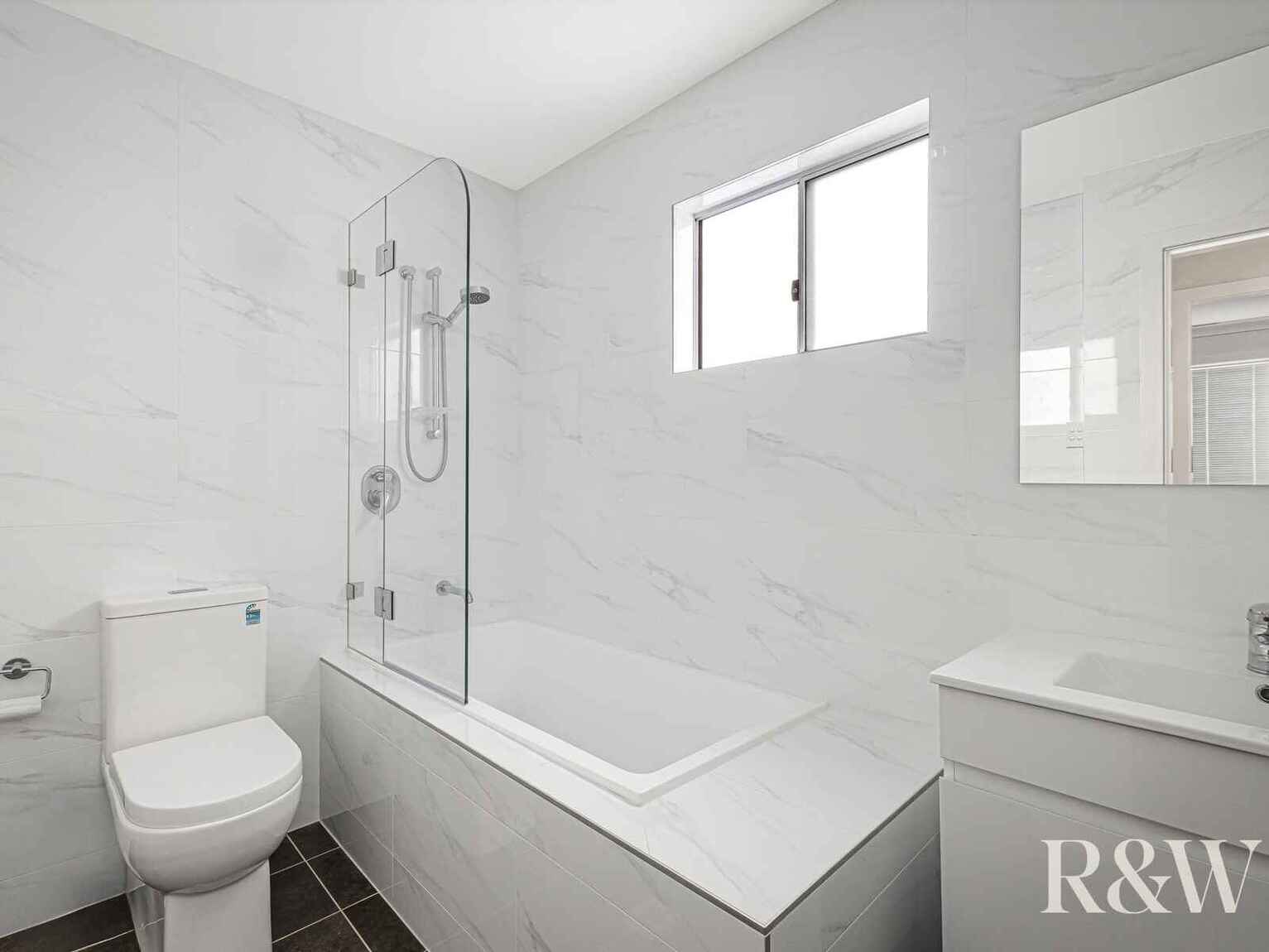 27 & 27A Ellsworth Drive Tregear 27 & 27A Ellsworth Drive Tregear