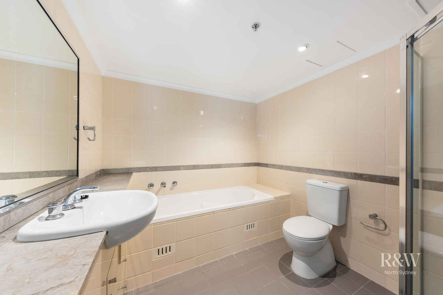 32/237 Miller Street North Sydney 32/237 Miller Street North Sydney