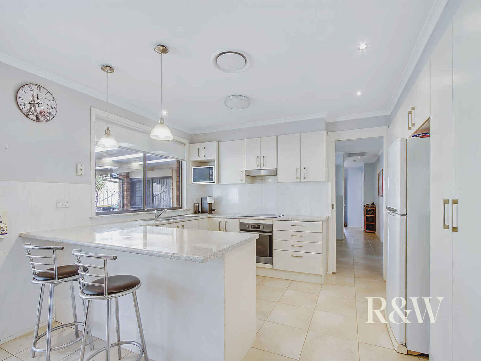 7 Eucumbene Place St Clair