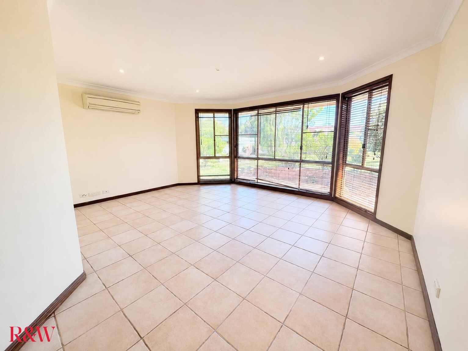 68 Englorie Park Drive Glen Alpine 68 Englorie Park Drive Glen Alpine