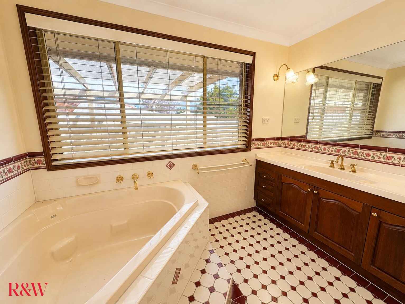 68 Englorie Park Drive Glen Alpine 68 Englorie Park Drive Glen Alpine