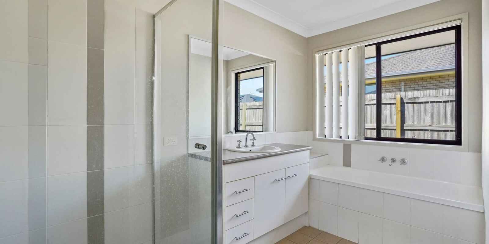 60 Coach Road West Morayfield 60 Coach Road West Morayfield