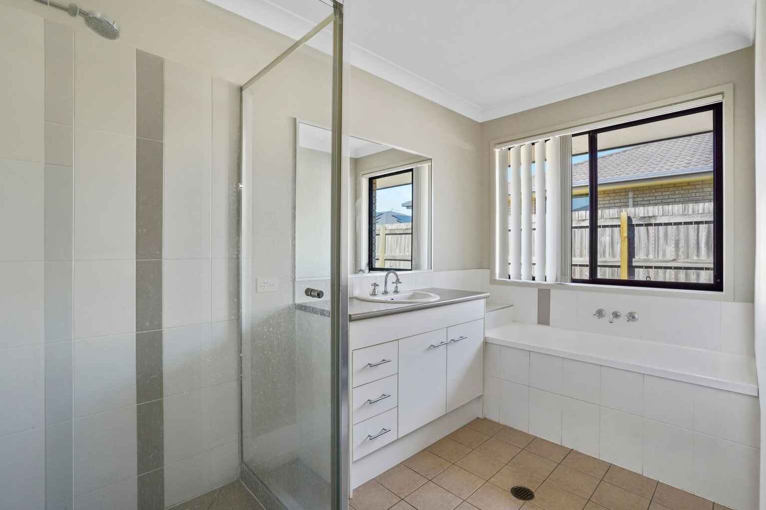 60 Coach Road West Morayfield 60 Coach Road West Morayfield