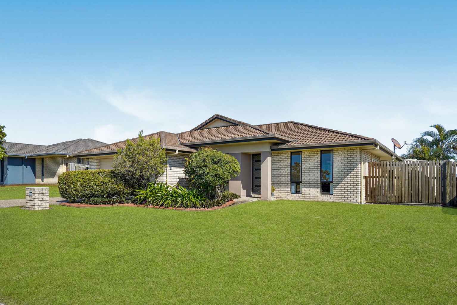 60 Coach Road West Morayfield 60 Coach Road West Morayfield