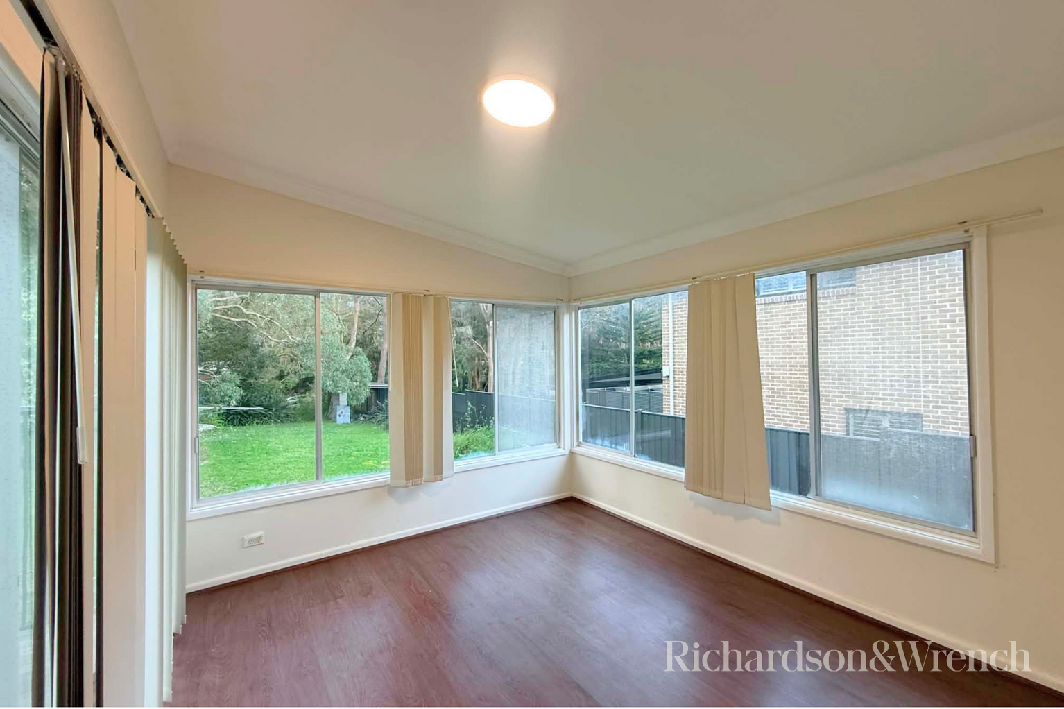 27 Takari Avenue Point Clare