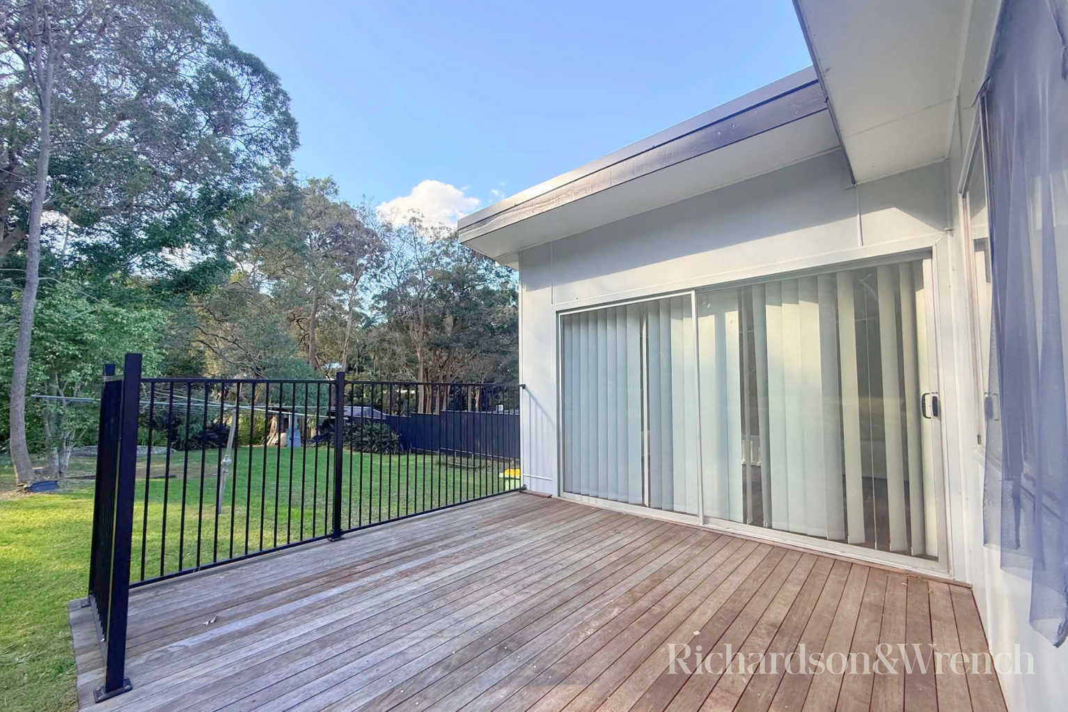 27 Takari Avenue Point Clare