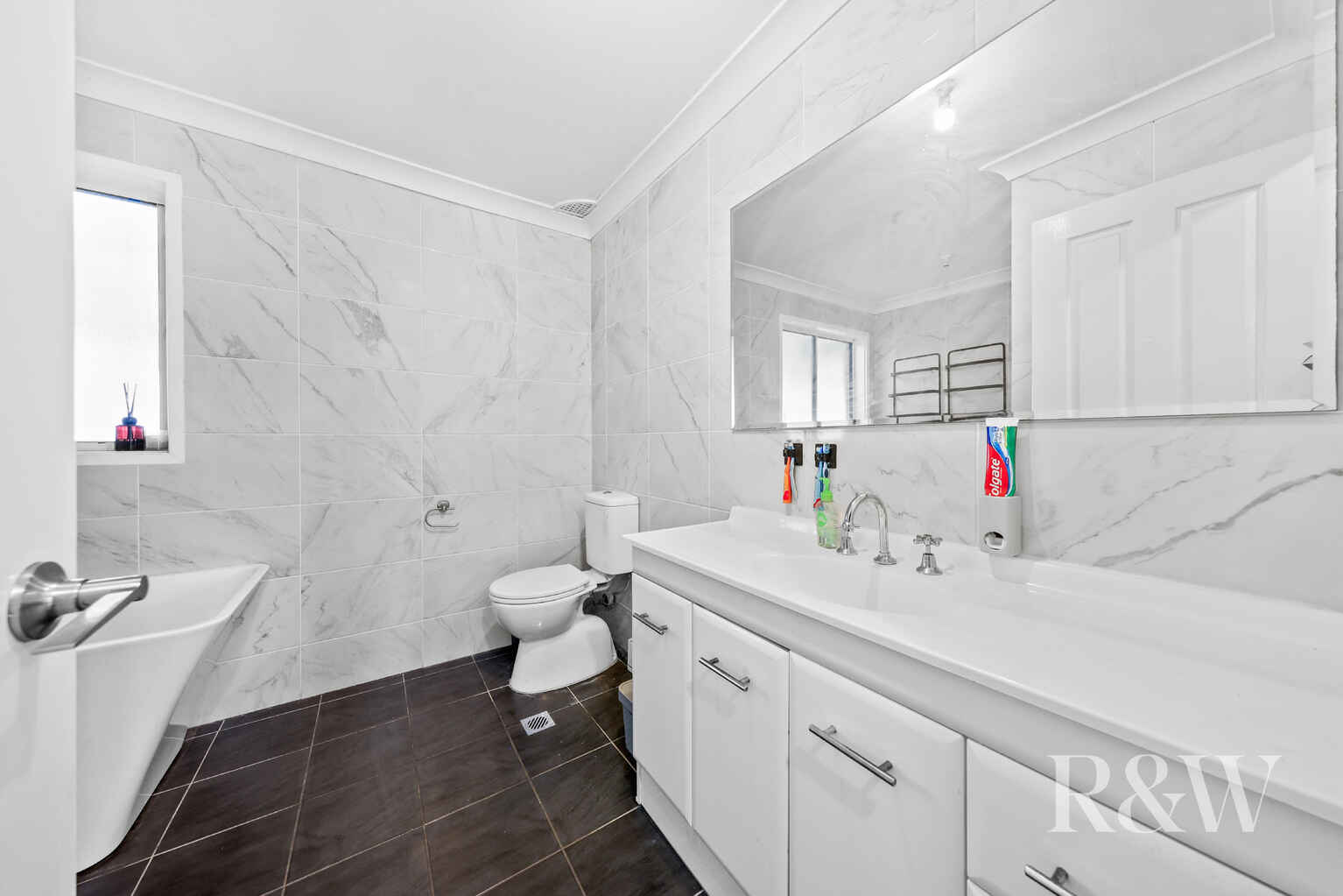4 BRIERLEY PLACE Eagle Vale 4 BRIERLEY PLACE Eagle Vale