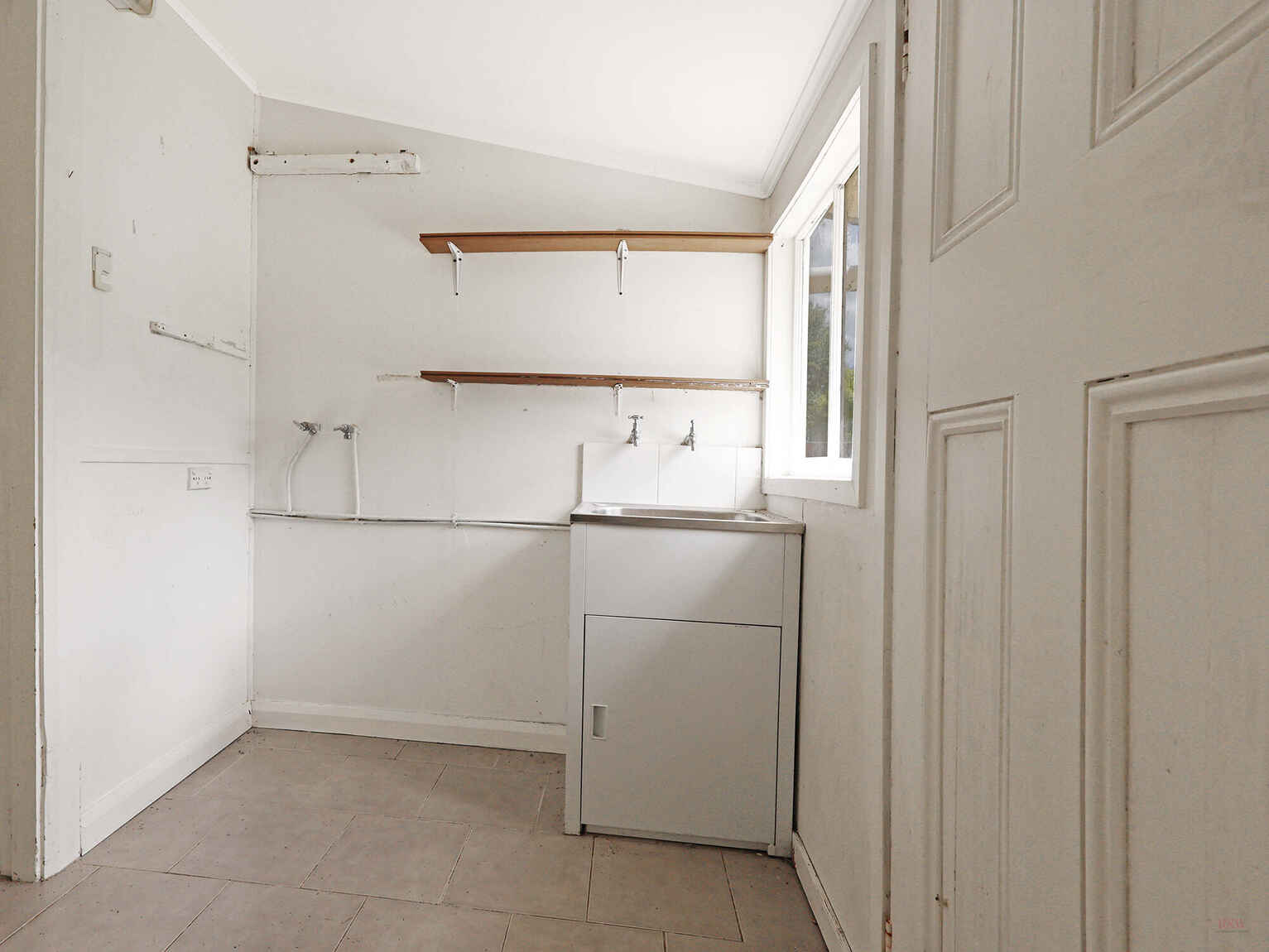 10 Middle Road Exeter