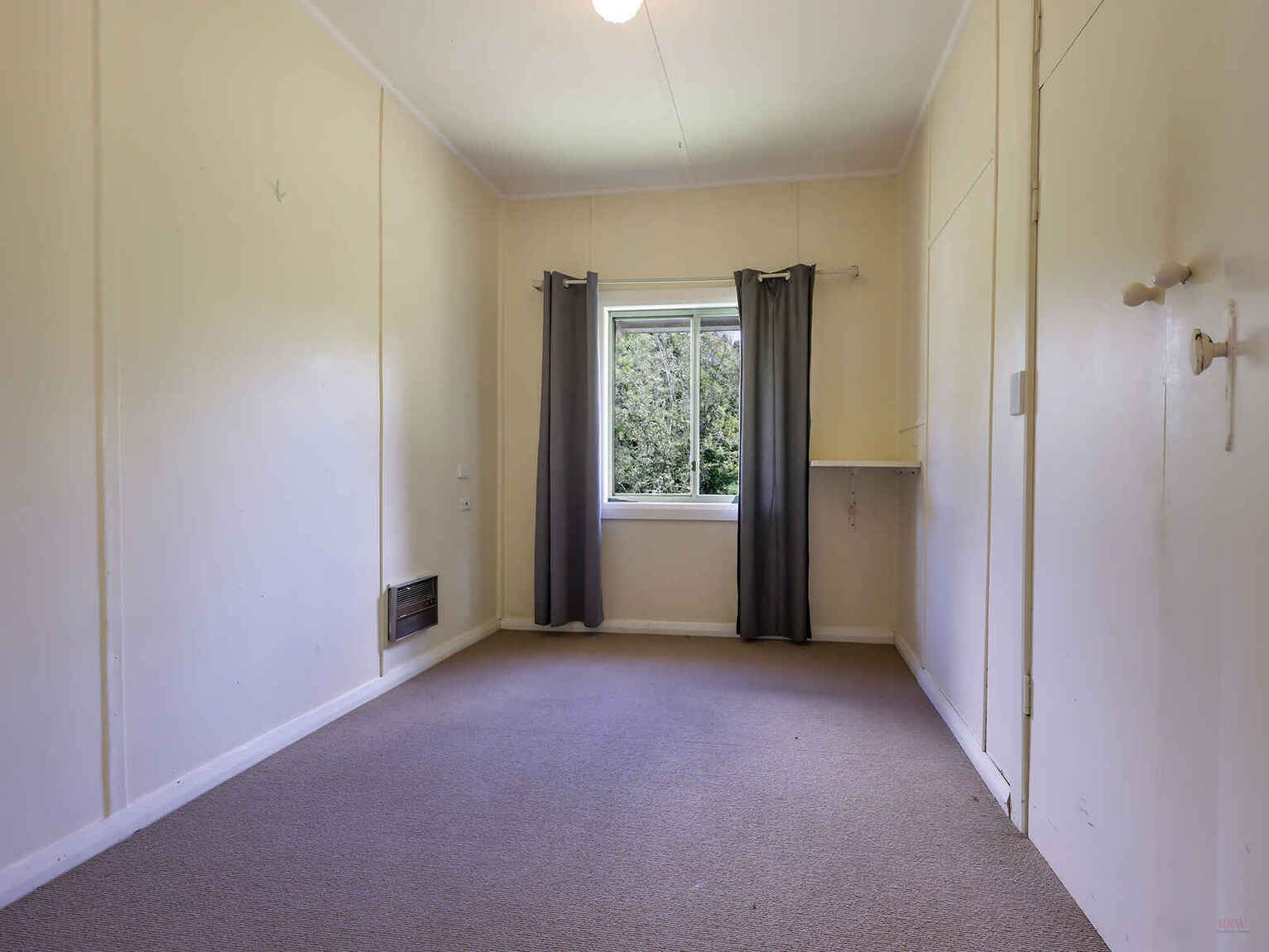 10 Middle Road Exeter