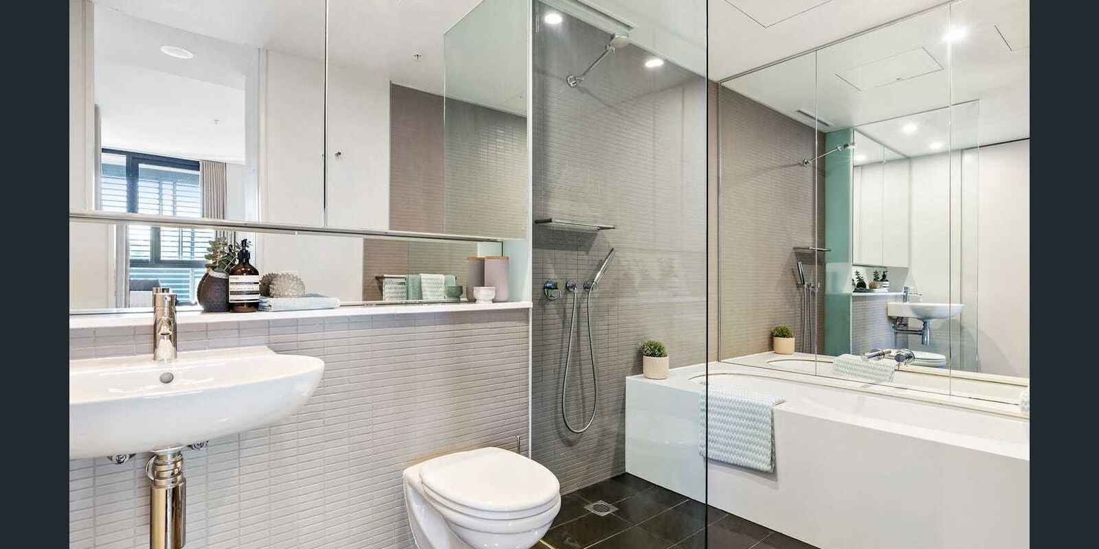 301/5 Sterling Circuit Camperdown 301/5 Sterling Circuit Camperdown